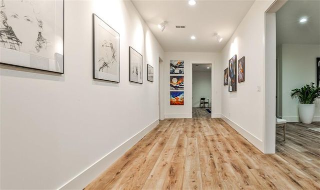1572 Clifton Ridge, Atlanta, GA 30307