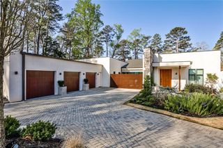 1572 Clifton Ridge, Atlanta, GA 30307