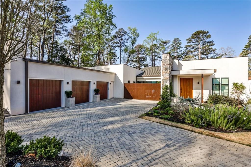 1572 Clifton Ridge, Atlanta, GA 30307