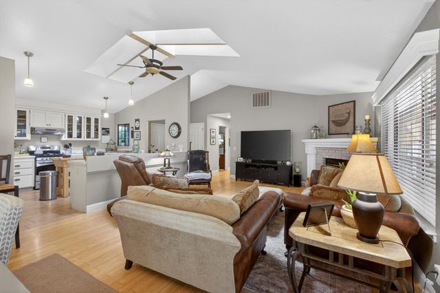 2796 Clipper Ct, Cool, CA 95614
