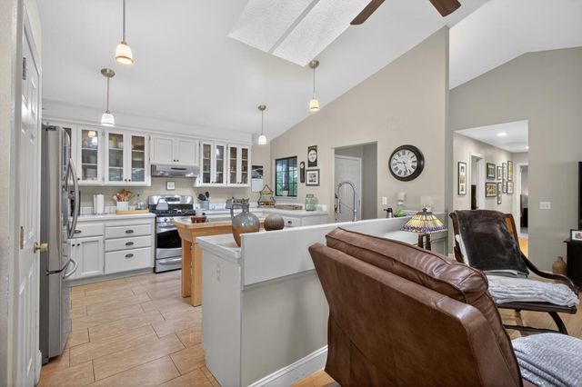 2796 Clipper Ct, Cool, CA 95614
