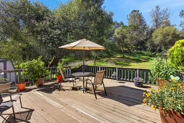 2796 Clipper Ct, Cool, CA 95614