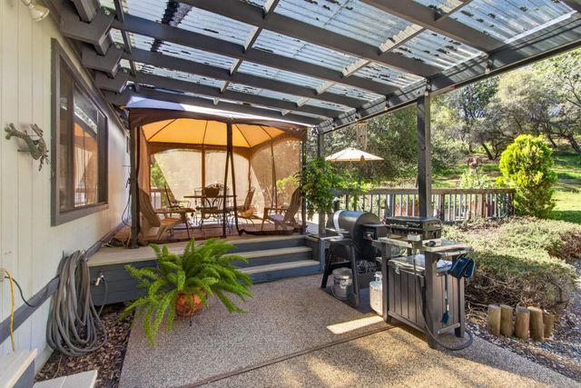2796 Clipper Ct, Cool, CA 95614