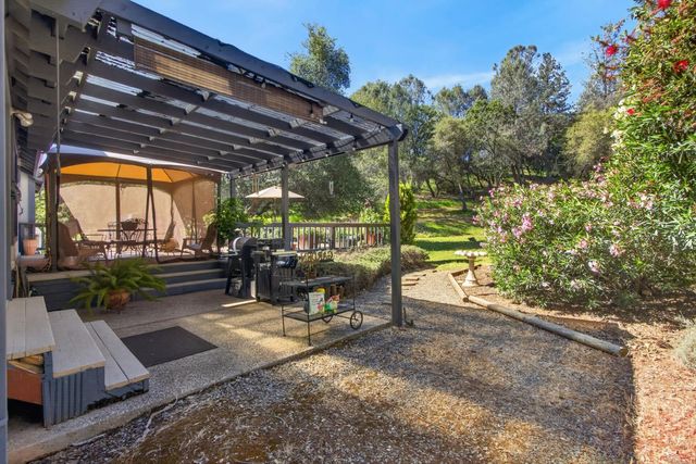 2796 Clipper Ct, Cool, CA 95614