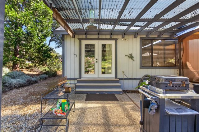 2796 Clipper Ct, Cool, CA 95614
