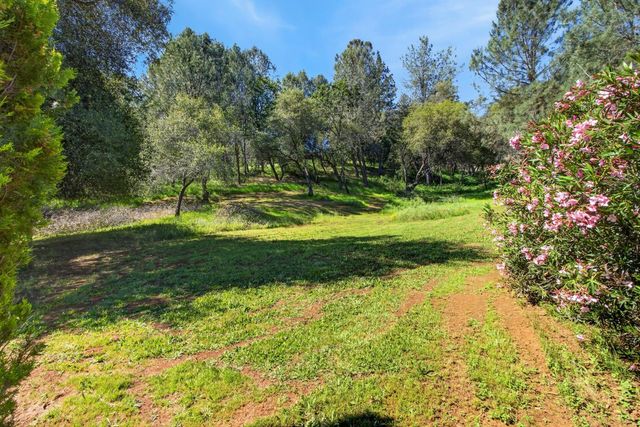 2796 Clipper Ct, Cool, CA 95614