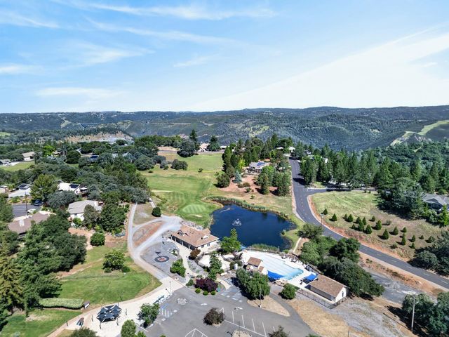 2796 Clipper Ct, Cool, CA 95614