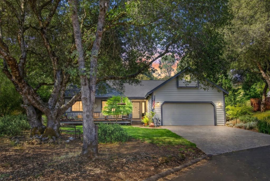 2796 Clipper Ct, Cool, CA 95614