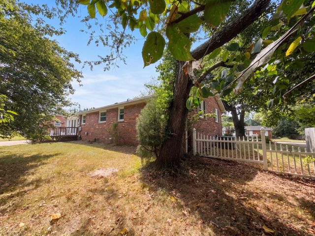 313 Lafayette Rd, Clarksville, TN 37042
