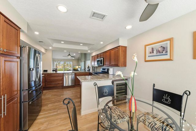 667 Vista Lago Circle N, Palm Desert, CA 92211