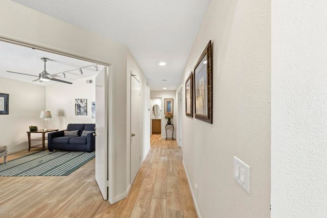 667 Vista Lago Circle N, Palm Desert, CA 92211