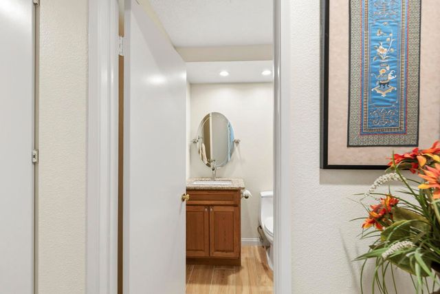 667 Vista Lago Circle N, Palm Desert, CA 92211