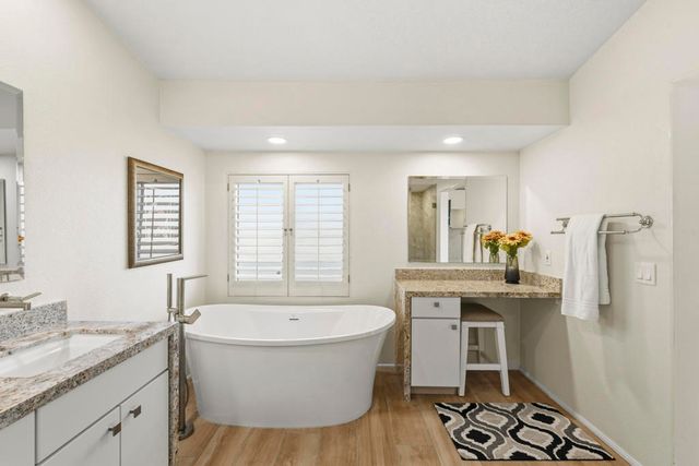 667 Vista Lago Circle N, Palm Desert, CA 92211