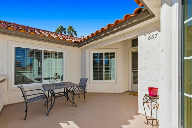 667 Vista Lago Circle N, Palm Desert, CA 92211