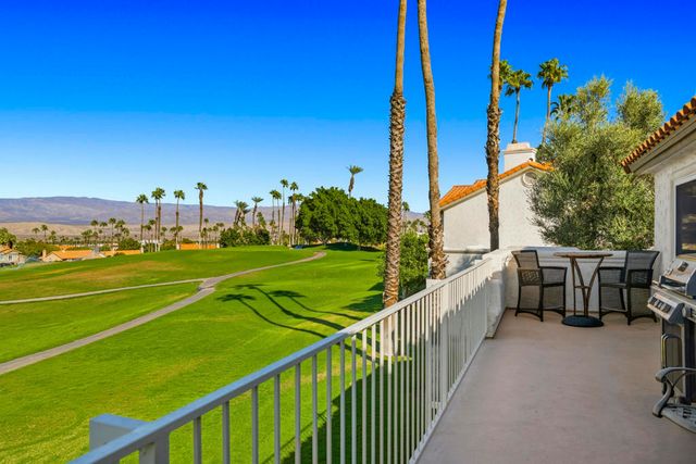 667 Vista Lago Circle N, Palm Desert, CA 92211