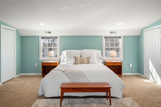 9 Davids Island Rd, Weymouth, MA 02191