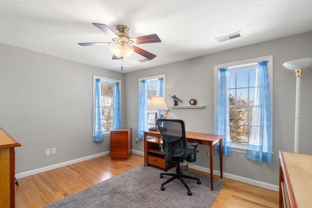 9 Davids Island Rd, Weymouth, MA 02191