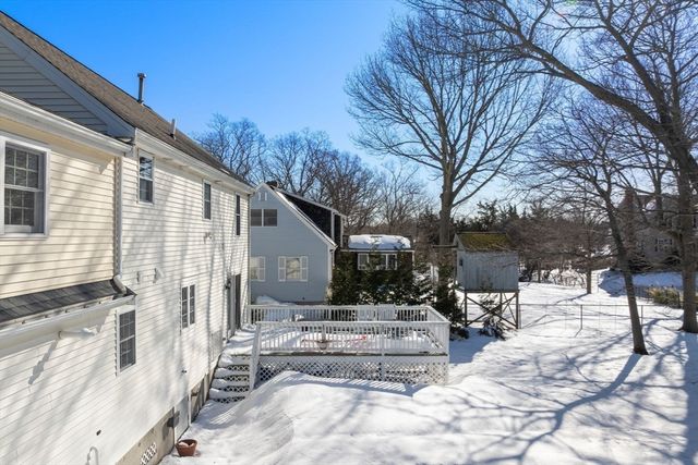 9 Davids Island Rd, Weymouth, MA 02191