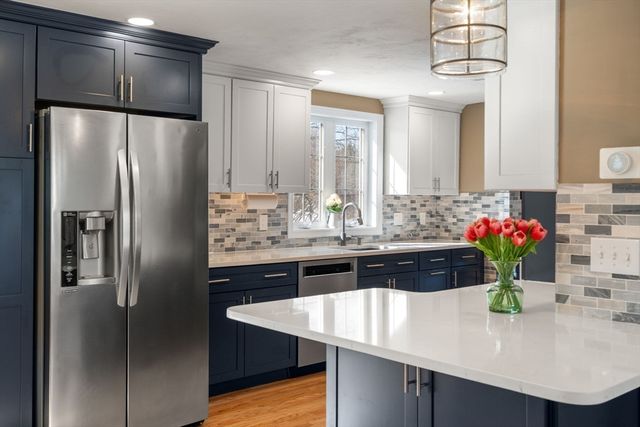 9 Davids Island Rd, Weymouth, MA 02191