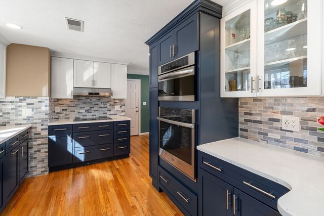 9 Davids Island Rd, Weymouth, MA 02191