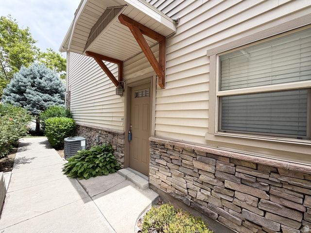1409 W STONE MEADOW DR, West Jordan, UT 84088
