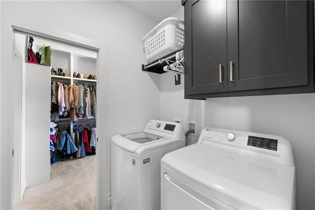 2215 SW Hook Farm Drive, Lee's Summit, MO 64082