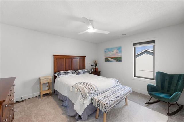 2215 SW Hook Farm Drive, Lee's Summit, MO 64082