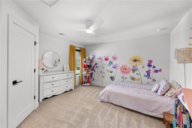 2215 SW Hook Farm Drive, Lee's Summit, MO 64082