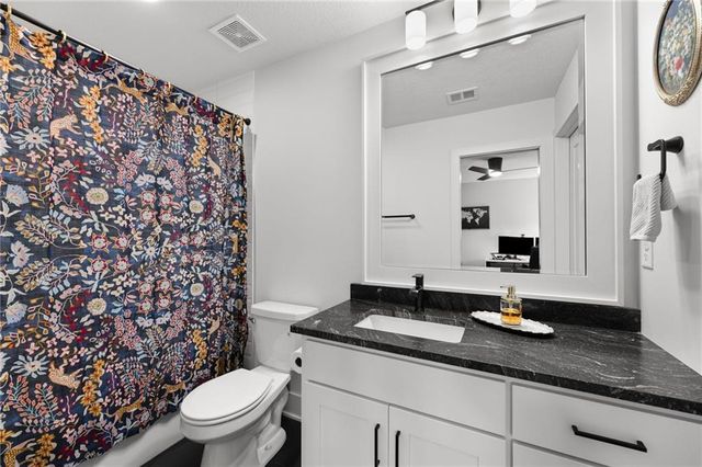 2215 SW Hook Farm Drive, Lee's Summit, MO 64082