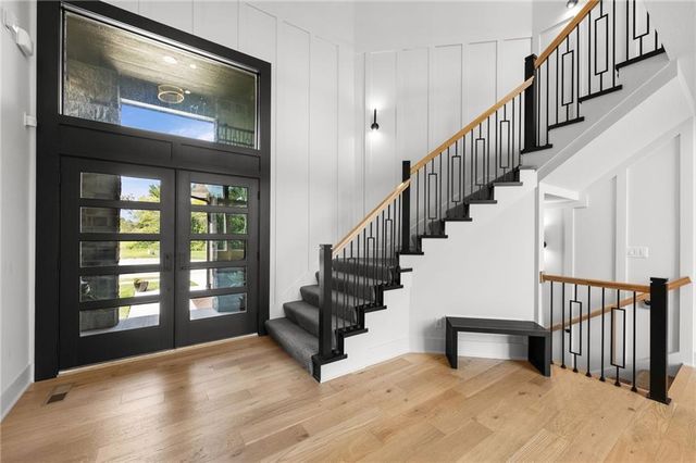 2215 SW Hook Farm Drive, Lee's Summit, MO 64082