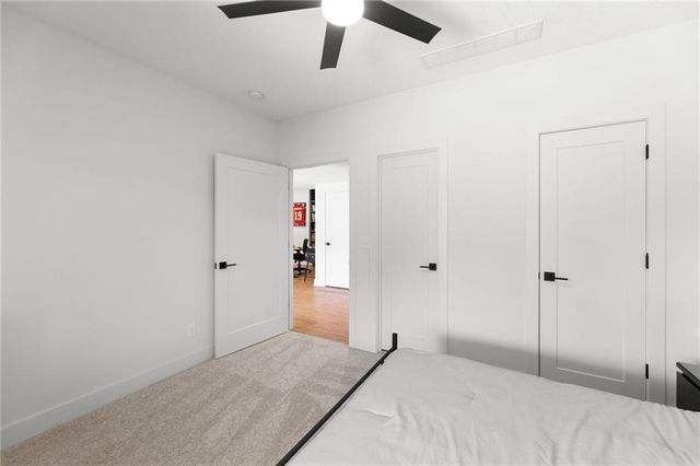 2215 SW Hook Farm Drive, Lee's Summit, MO 64082