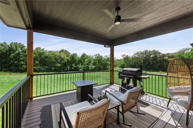 2215 SW Hook Farm Drive, Lee's Summit, MO 64082