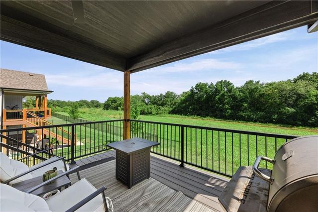 2215 SW Hook Farm Drive, Lee's Summit, MO 64082