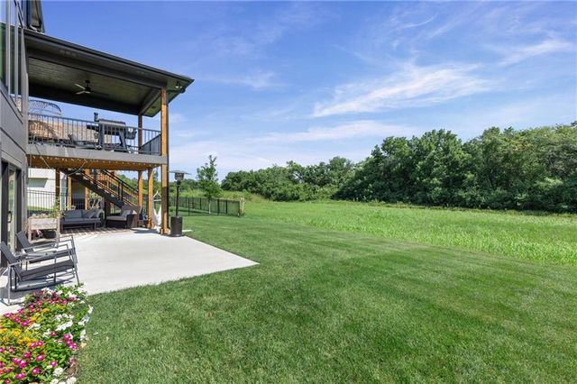 2215 SW Hook Farm Drive, Lee's Summit, MO 64082
