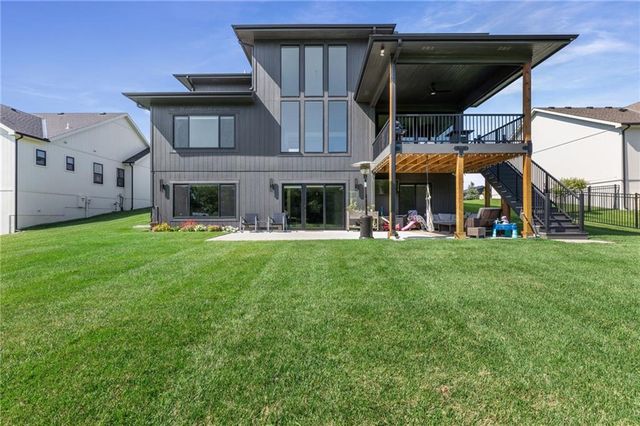 2215 SW Hook Farm Drive, Lee's Summit, MO 64082