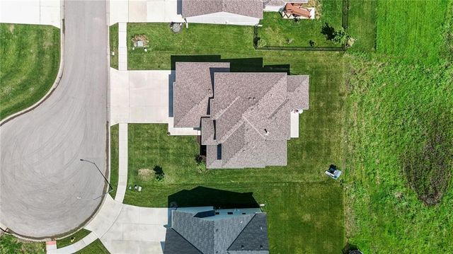 2215 SW Hook Farm Drive, Lee's Summit, MO 64082