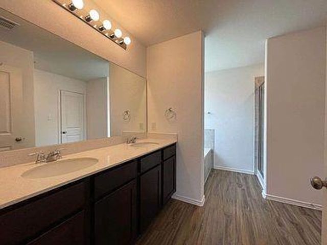 601 Chickasaw LN, Hutto, TX 78634