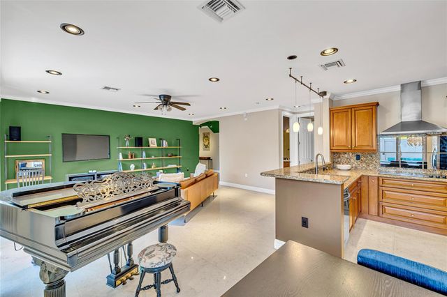 488 SW 5th Ave 488, Fort Lauderdale, FL 33315