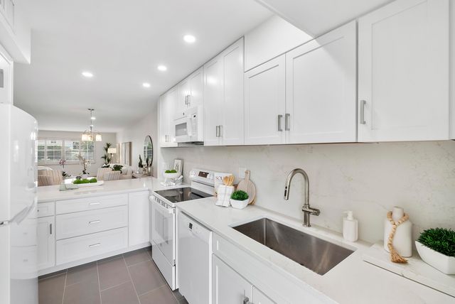 60 Venetian Drive 105n, Delray Beach, FL 33483