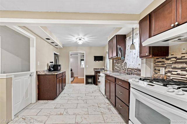 30553 Barton Street, Garden City, MI 48135