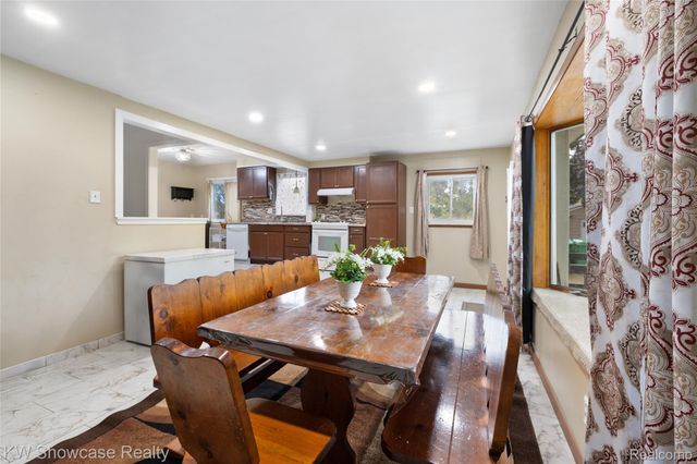 30553 Barton Street, Garden City, MI 48135