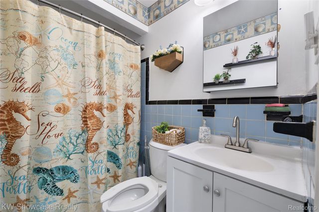 30553 Barton Street, Garden City, MI 48135