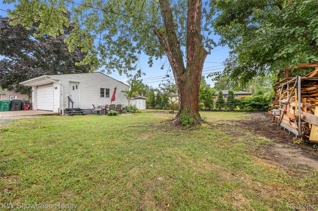 30553 Barton Street, Garden City, MI 48135