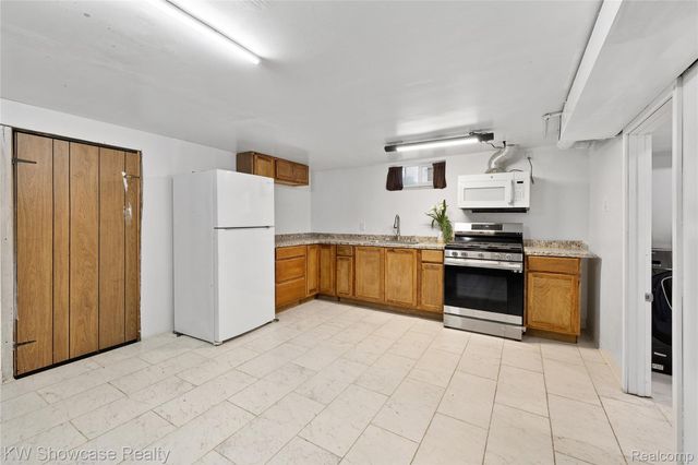 30553 Barton Street, Garden City, MI 48135