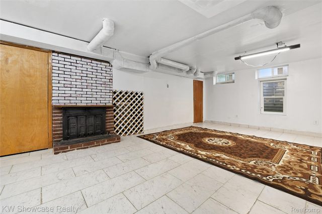 30553 Barton Street, Garden City, MI 48135