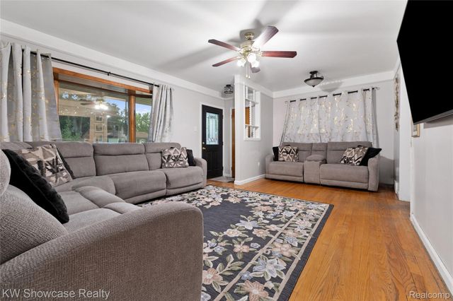 30553 Barton Street, Garden City, MI 48135