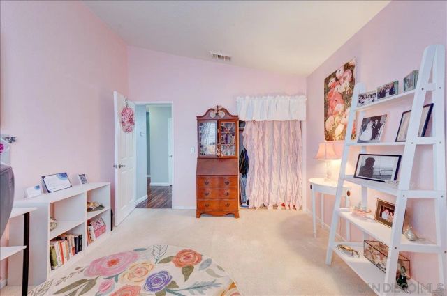 2123 Fiori Dr, Vista, CA 92084