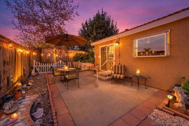 2123 Fiori Dr, Vista, CA 92084