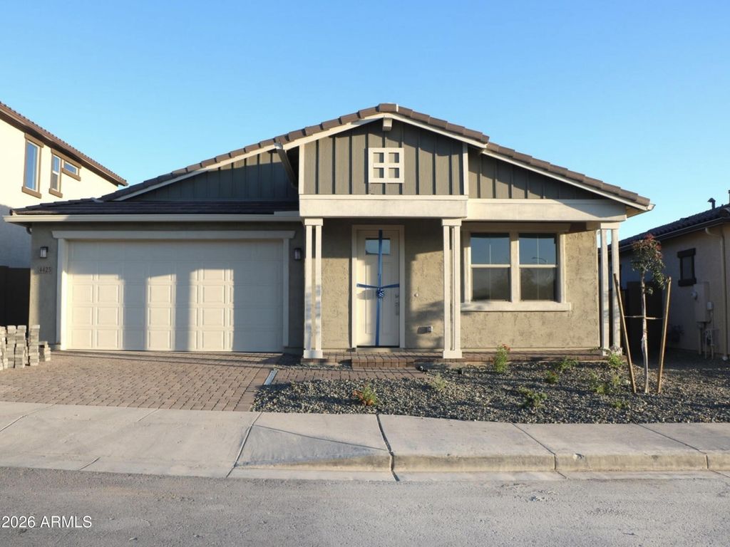 4423 W ACORN VALLEY Trail, New River, AZ 85087