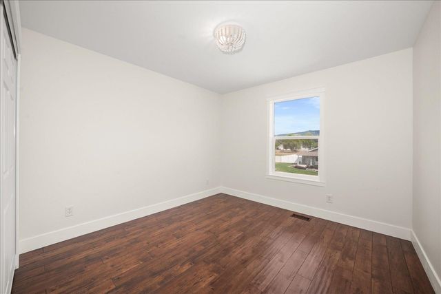 18120 E Montgomery Ave, Spokane Valley, WA 99016